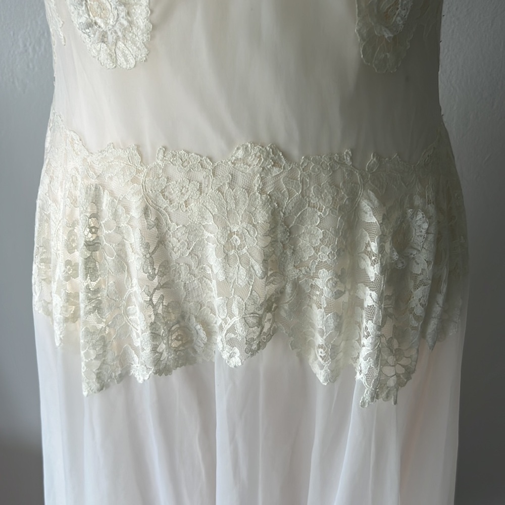 Elegant Vintage Vanity Fair illusion nightgown - Picture 3 of 10